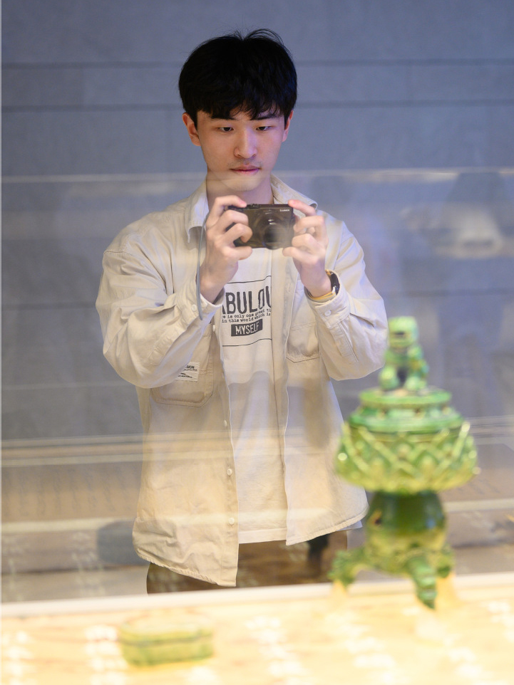 Xiangou Xu